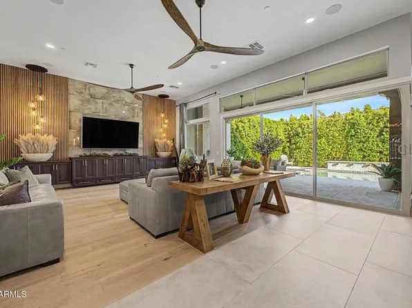 9237 W PARKSIDE Lane, Peoria, AZ 85383