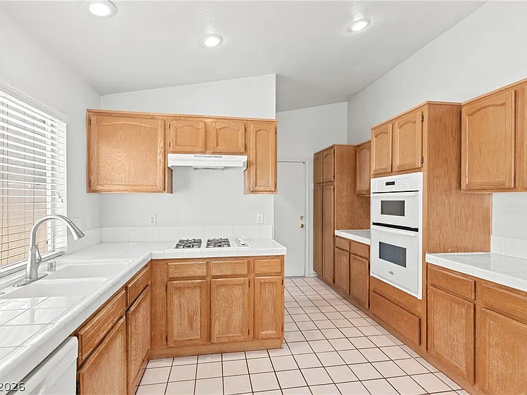 1815 Stablegate Ave — Photo 10