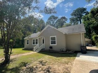 1421 College Dr, Pineville, LA 71360