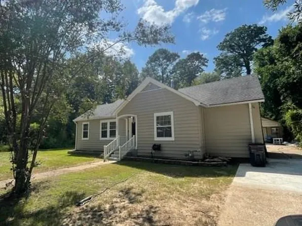 1421 College Dr, Pineville, LA 71360