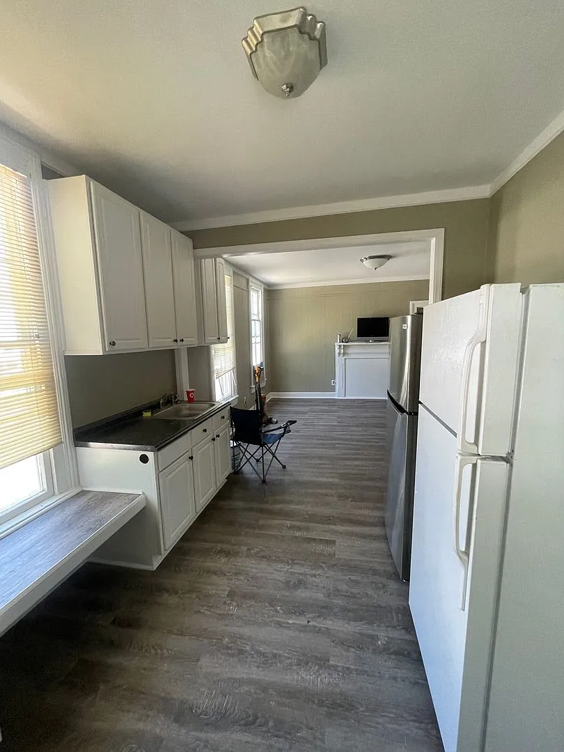 511 Lee Street — Photo 3