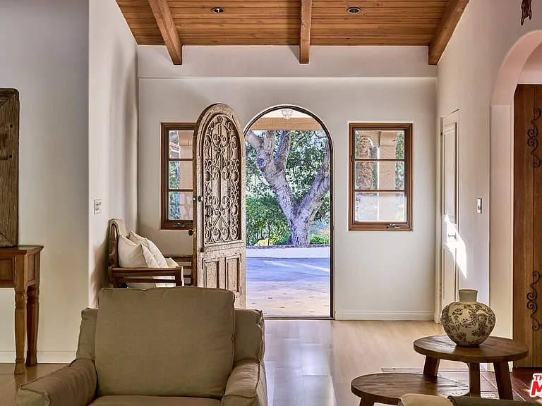 3268 Serra Rd — Photo 5