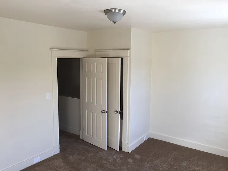 3322 Brighton St — Photo 6