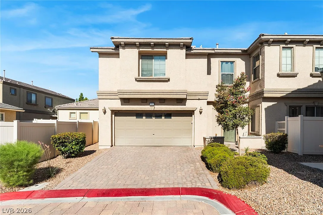 3 bed, 2.5 bath, 1805 sqft, $1,900 — Photo 1