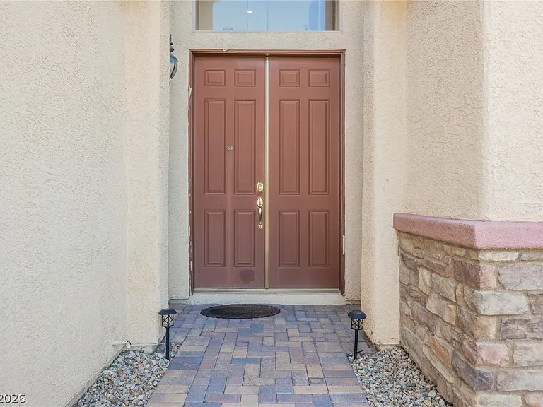 9562 Staff Ln — Photo 3