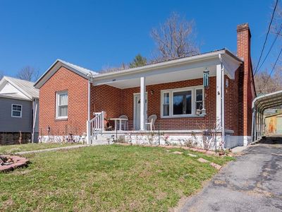 607 W Main St, Saltville, VA, 24370