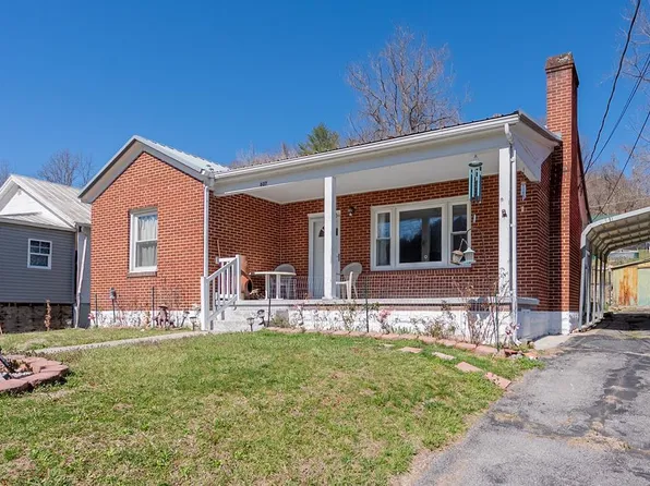 607 W Main St, Saltville, VA 24370