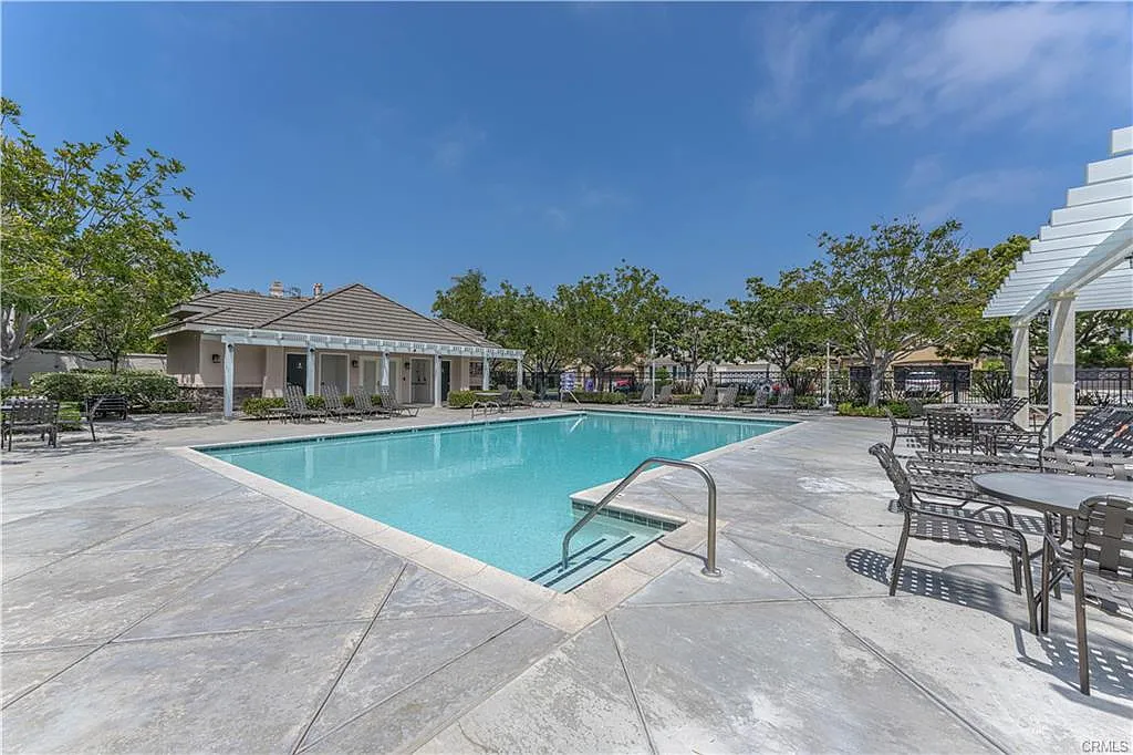 4 bed, 3.5 bath, 3104 sqft, $8,500 — Photo 3