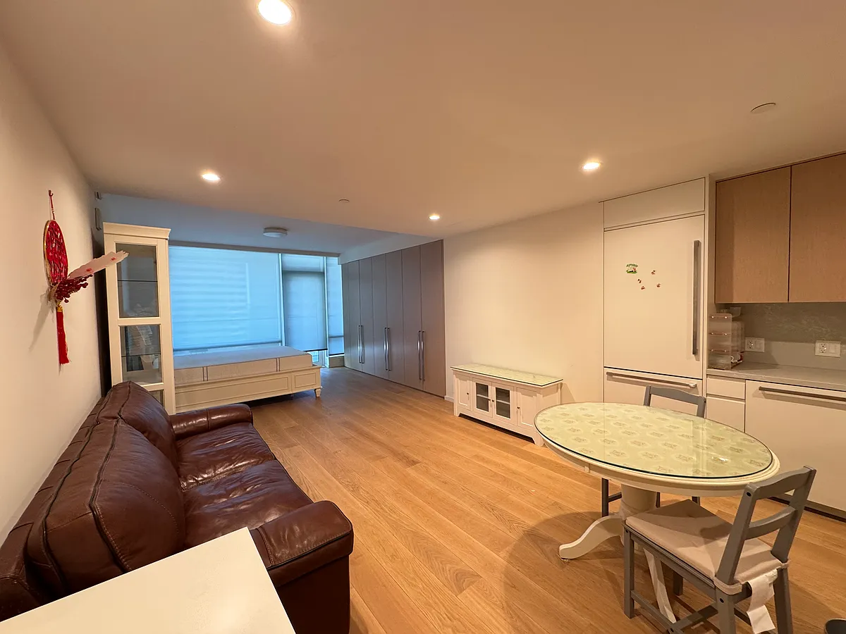 Building Photo - 877 Francisco St #1215