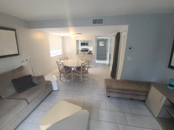 2261 NE 171st St #4, North Miami Beach, FL 33160