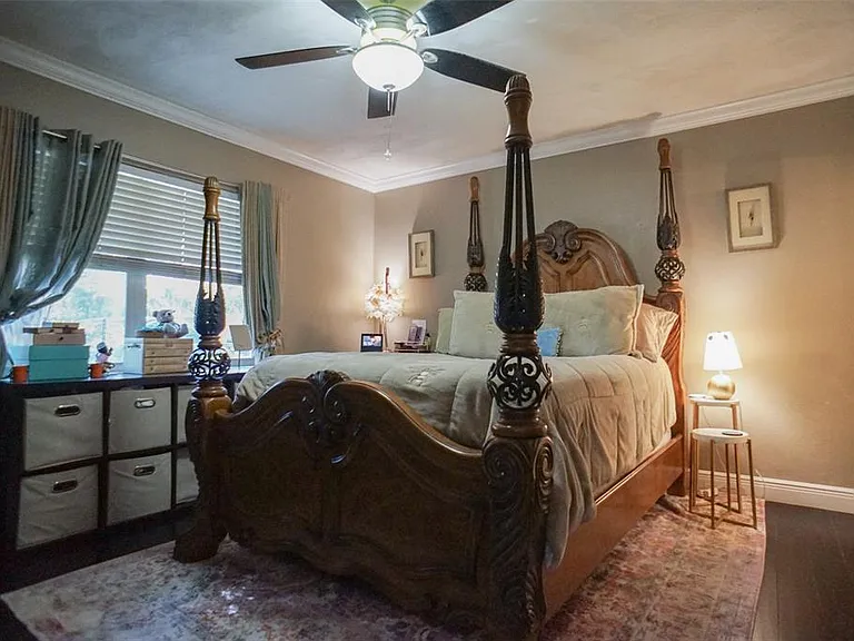 328 Carl Ave — Photo 11