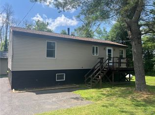 4434 Verplank Rd, Clay, NY 13041