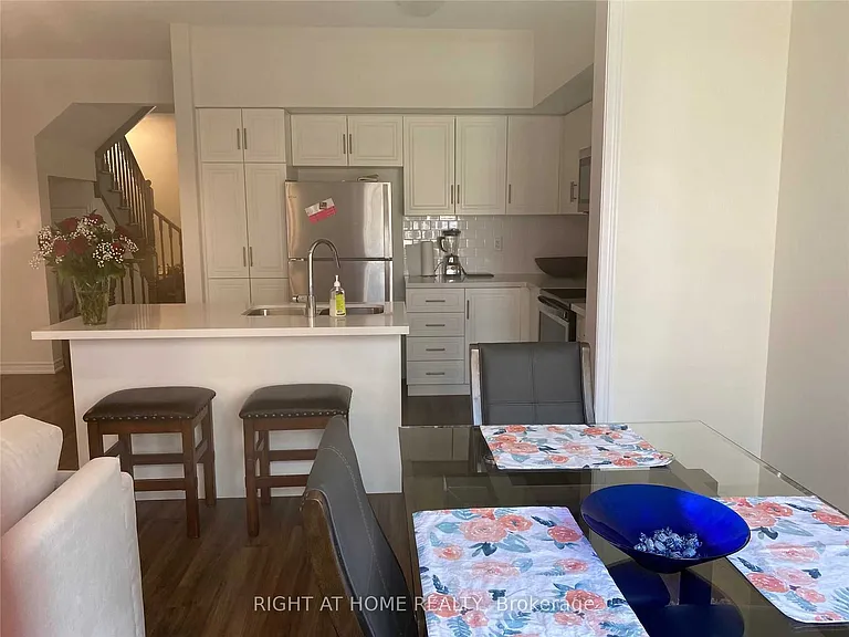 11 Willow Ln #73 — Photo 3