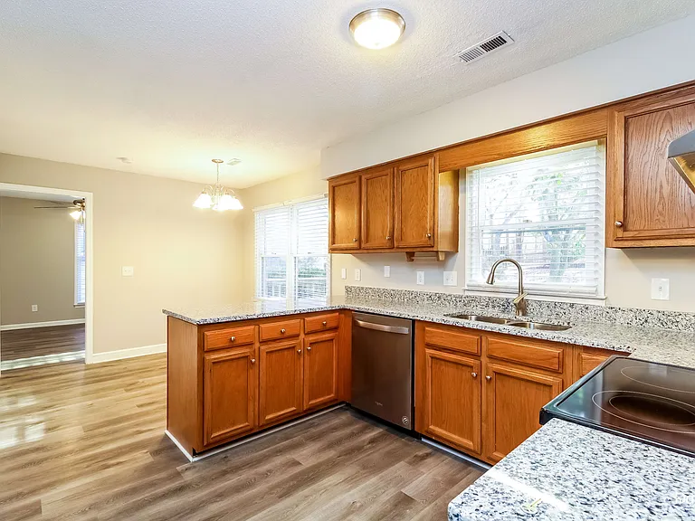 3605 Riverwood Ct — Photo 6