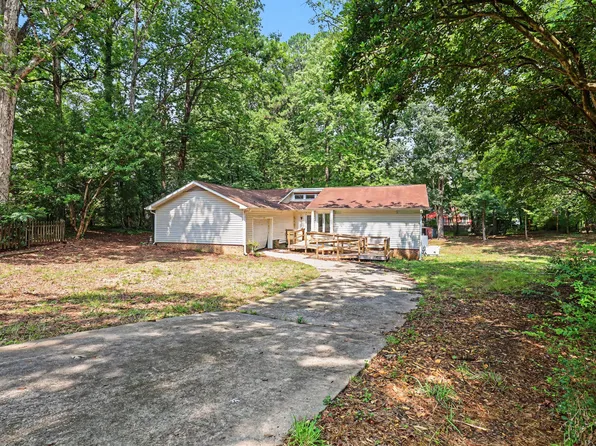 125 Red Bud Ct, Cary, NC 27513