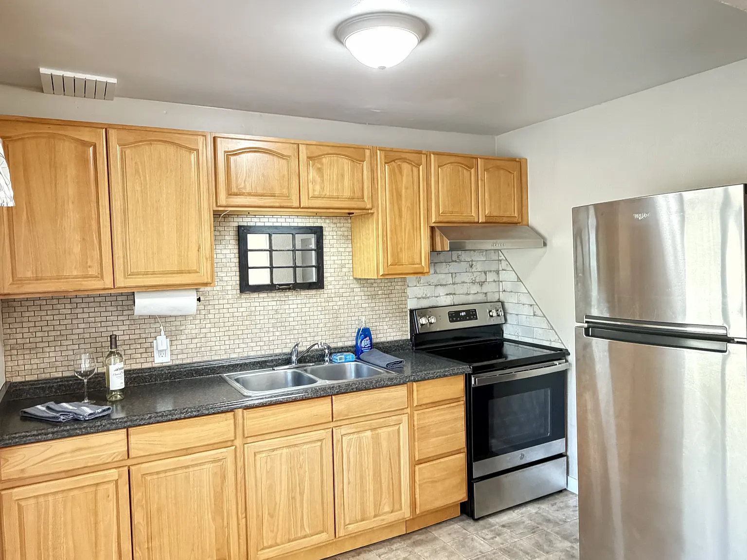 2 bed, 800 sqft, $1,700 — Photo 2