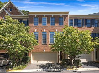 5394 Chieftain Cir, Alexandria, VA 22312