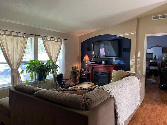 4th image of 2600 NE 205th Ave Unit 2