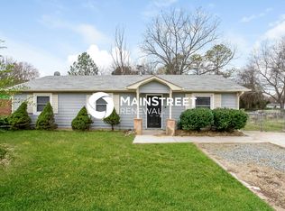 2133 Thornfield Rd, Charlotte, NC 28217