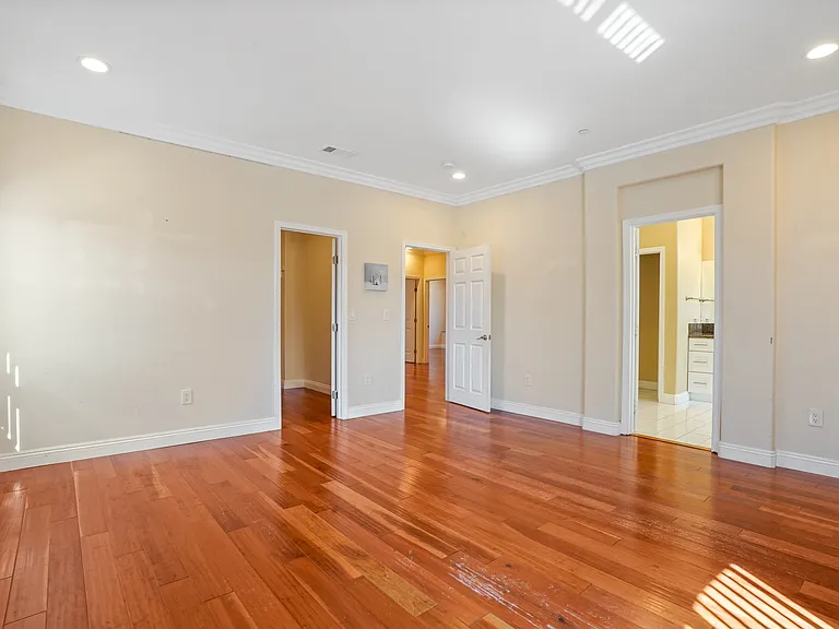 10562 Lexington St — Photo 17