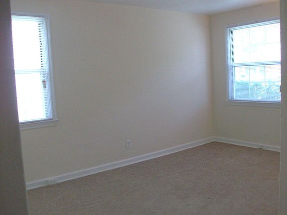 3rd image of 4723 County St