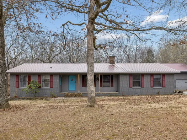 305 Oak Leaf Cir, Winchester, TN 37398