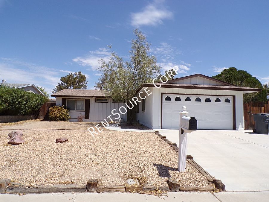 1st image of 921 Cottonwood Dr