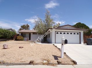 921 Cottonwood Dr, Barstow, CA 92311