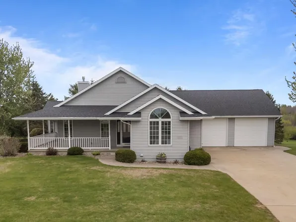 118 Honeysuckle Dr, Hortonville, WI 54944