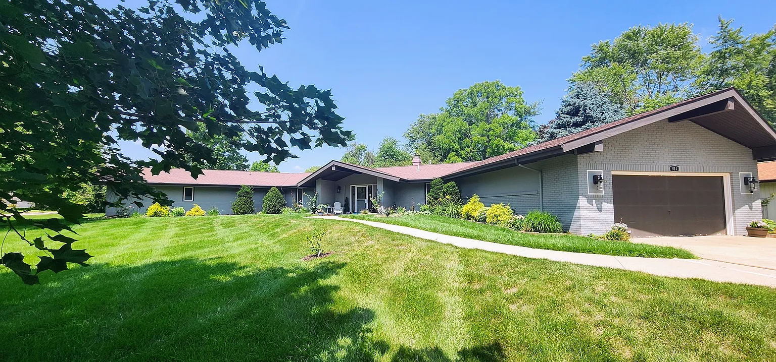 514 G H Baker Dr photo 1