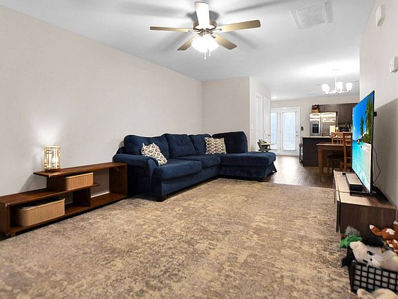 2nd image of 113 Davis Ridge Ln