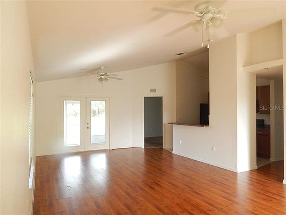 4th image of 449 Park Dr