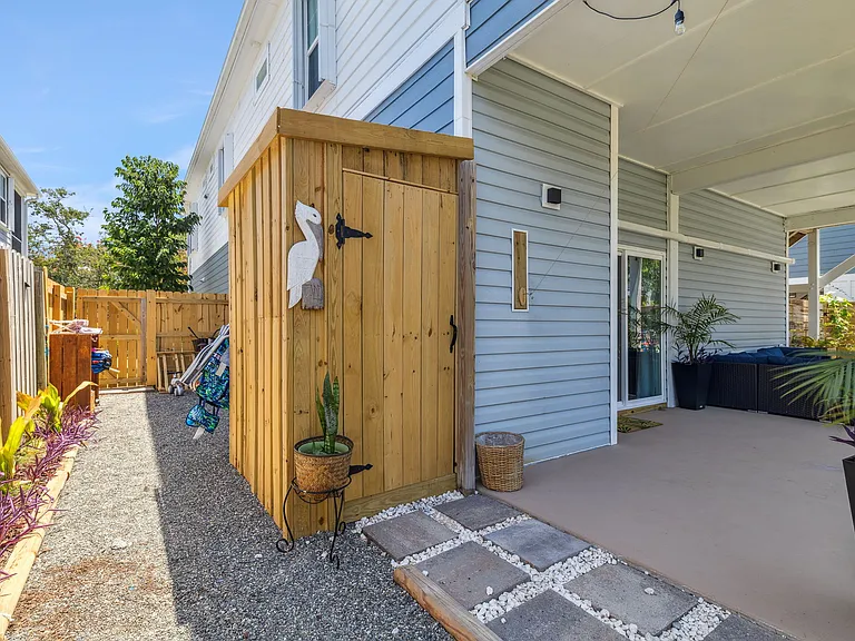 704 S 5th St — Photo 16