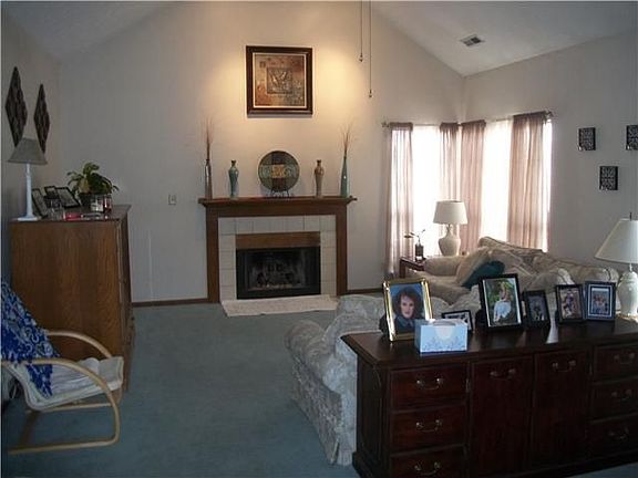 3rd image of 1126 Barcelona Dr