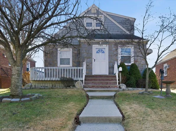 704 Barnes Avenue, Baldwin, NY 11510