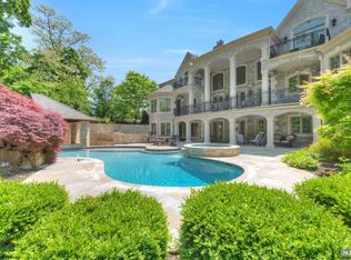 826 Sussex Rd, Franklin Lakes, NJ 07417