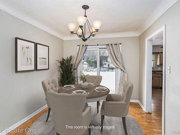 3rd image of 315 Clark Rd