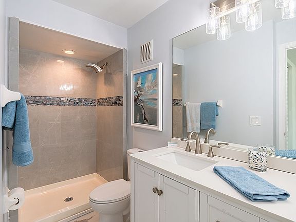 5th image of 1924 Westminster Cir #10-1