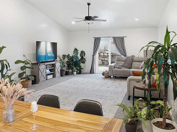 4th image of 1666 W Foxberry Rd