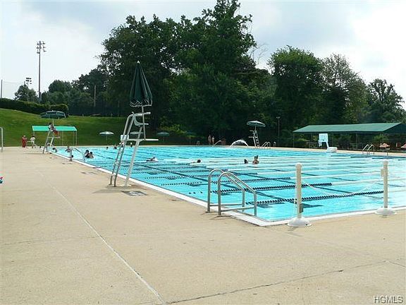 Lake Isle pool