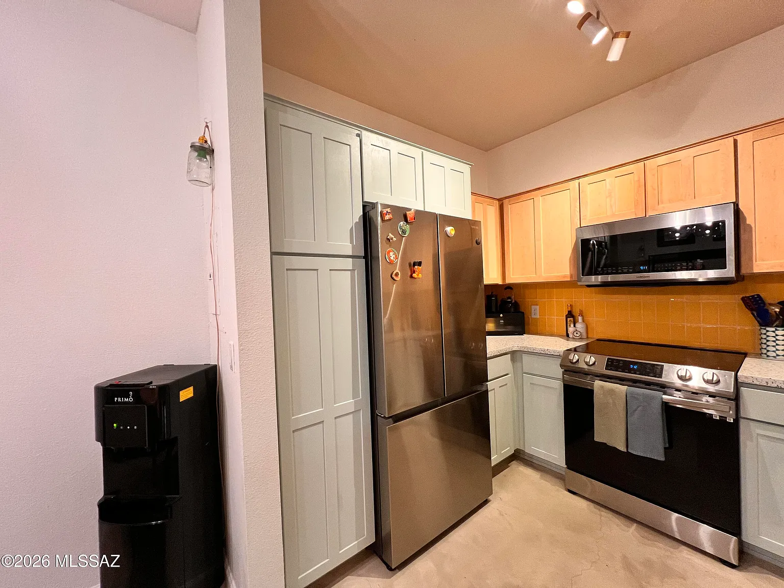 2 bed, 1.0 bath, 929 sqft, $1,550 — Photo 4