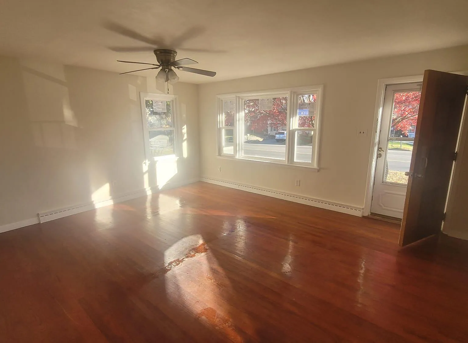 3 bed, 1670 sqft, $2,075 — Photo 3