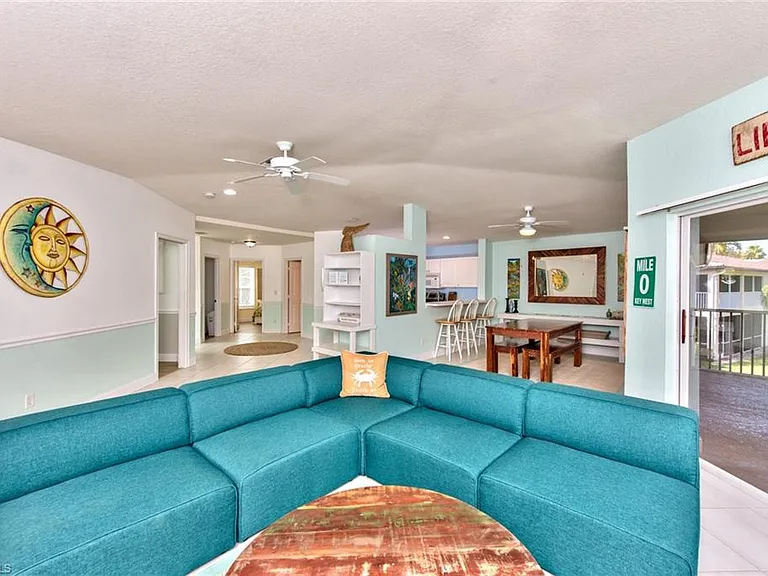 1100 Diamond Cir #1104 — Photo 4