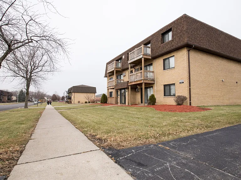 21837 Jeffrey Ave — Photo 15