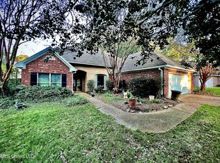 351 Pinewood Ln, Ridgeland, MS 39157