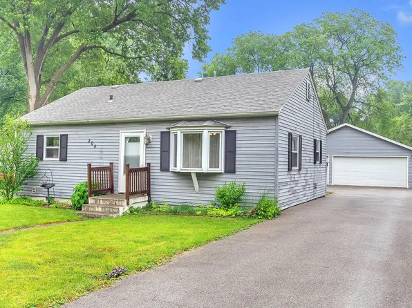 204 Oak St, Crown Point, IN 46307