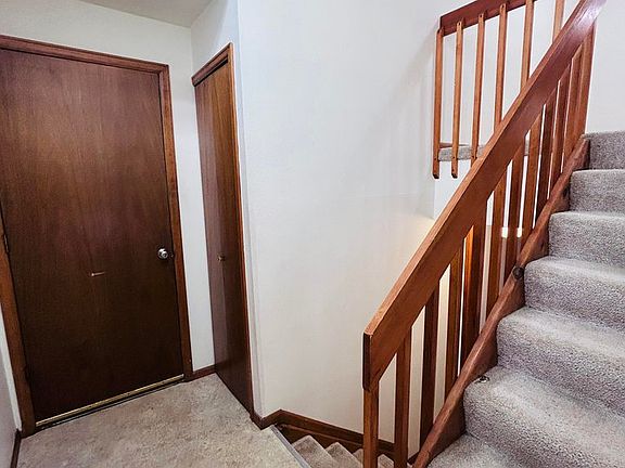 4th image of 1598 Wellington Ct