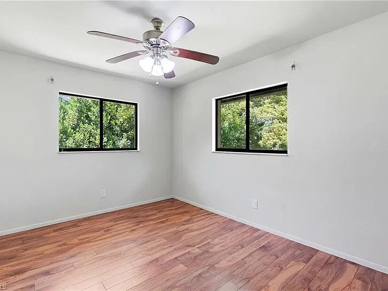 19028 Pine Run Ln — Photo 11