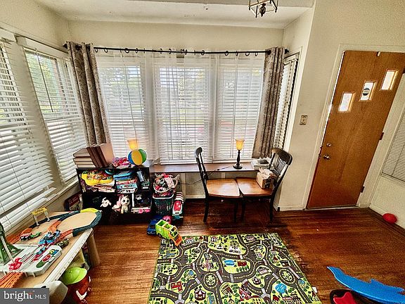 3rd image of 234 Virginia Ave