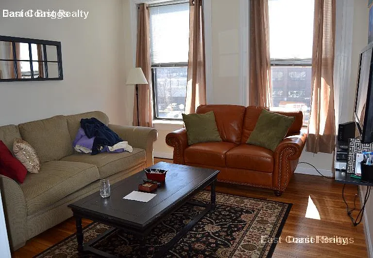1942 Beacon St #3 — Photo 17